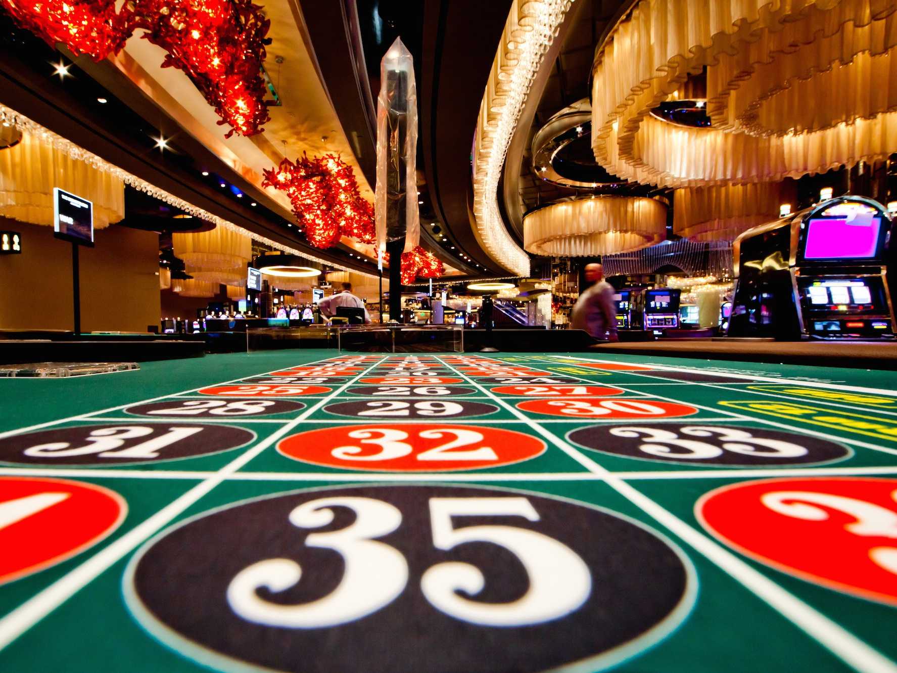 Slot Makinelerinde Kazanan Stratejiler: Deneyimli Bir Uzmanın Gözünden
